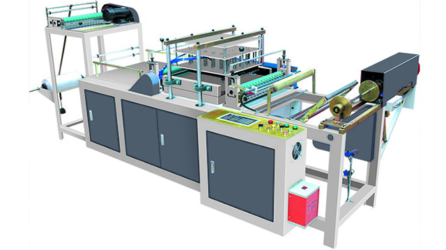 1-3-1 Plastic apron on roll making machine 640360.jpg